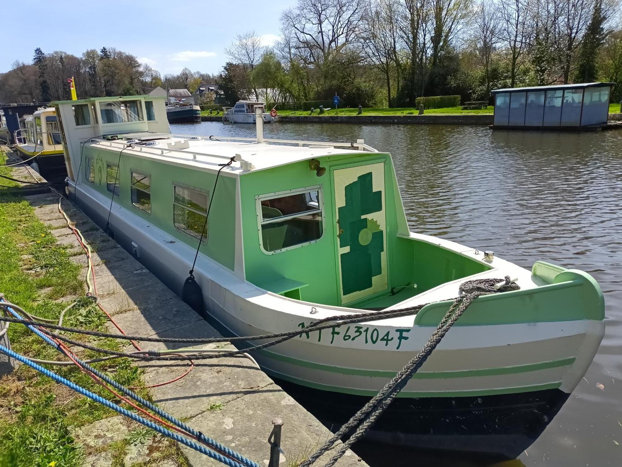Ille Flottante, Maison Eclusiere Et Hebergements Insolites Sur Le Canal Hédé Eksteriør bilde